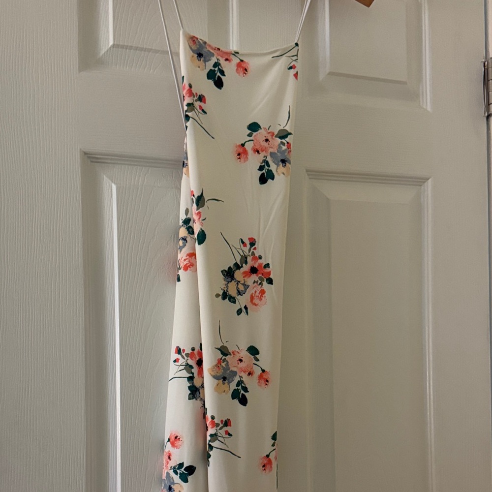 Sugarlips Elegant Floral Backless Dress